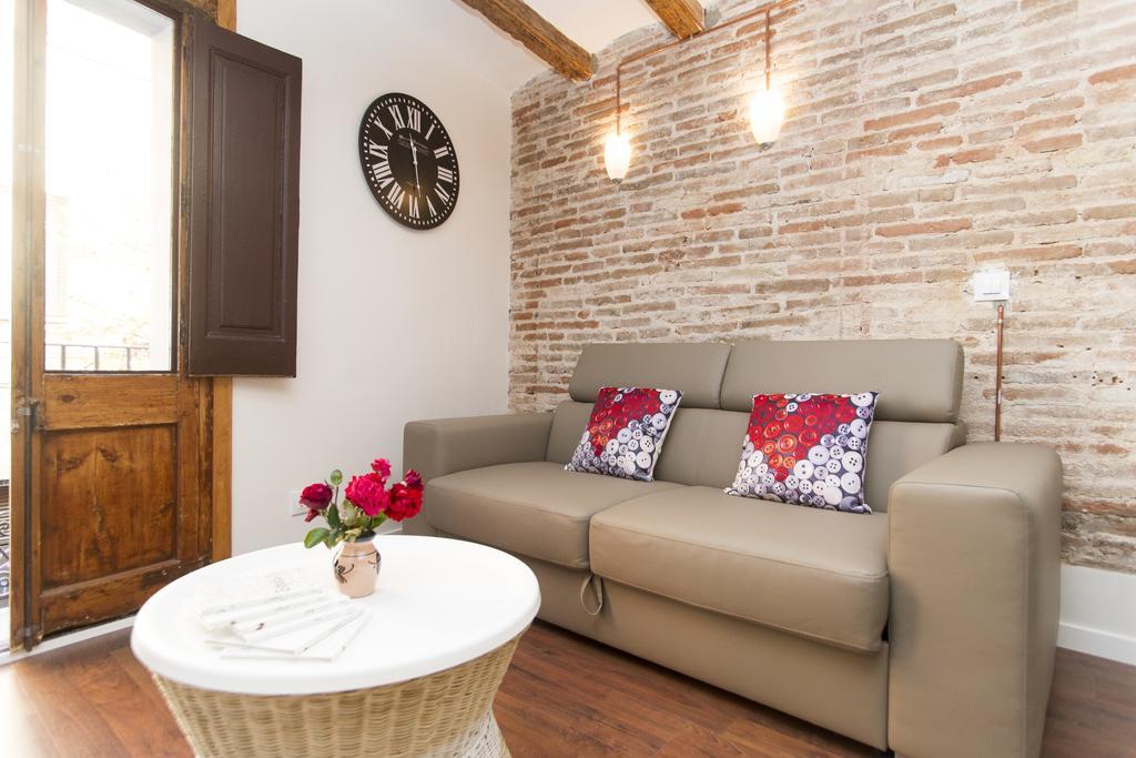 Apartments Barcelona Sagrada Room photo
