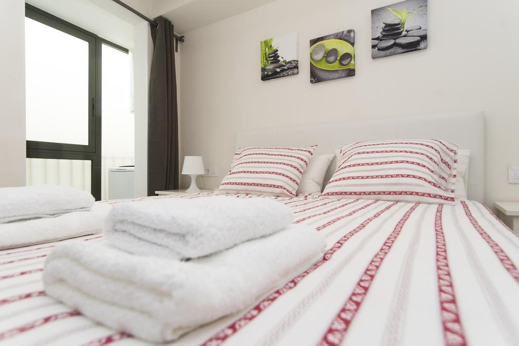 Apartments Barcelona Sagrada Room photo
